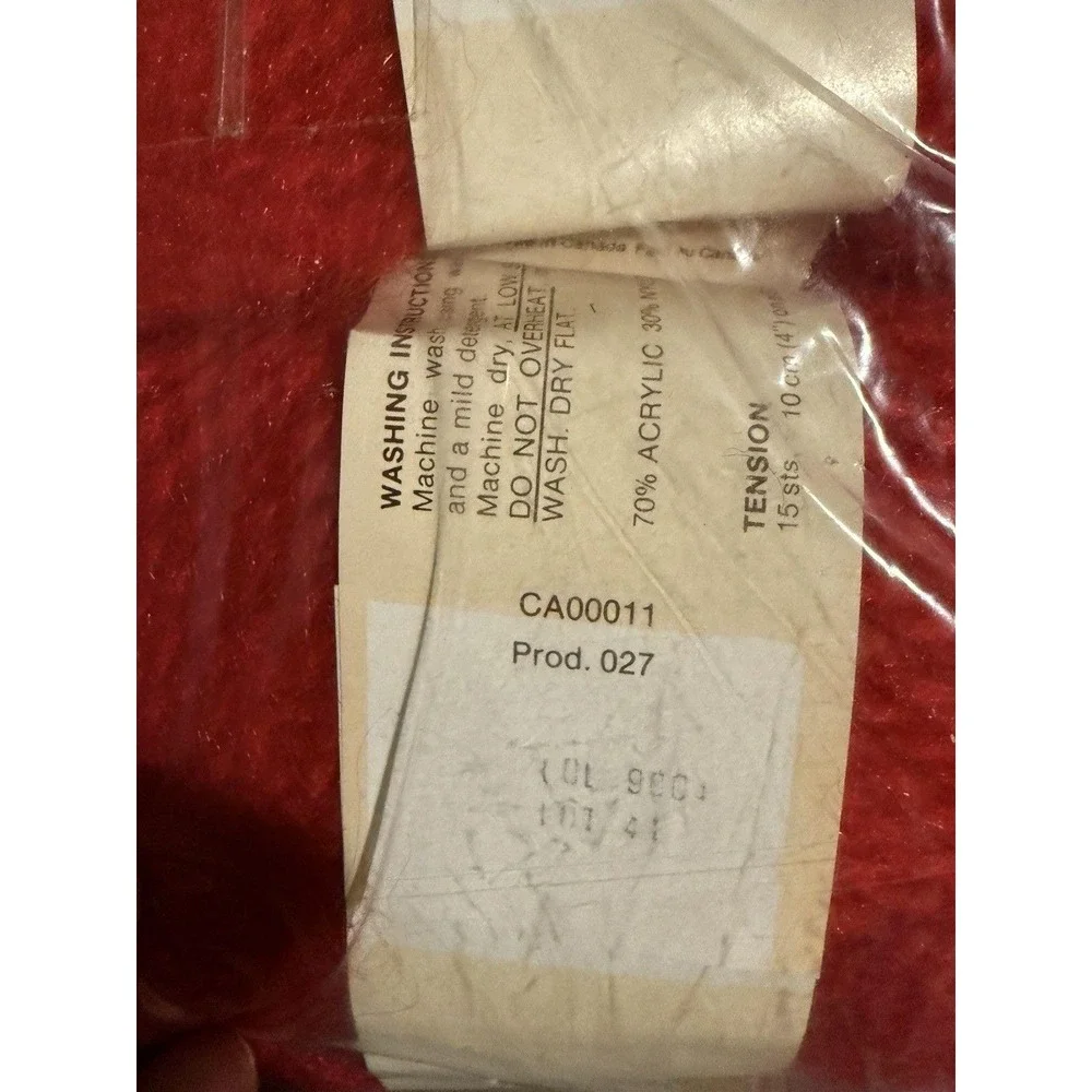 Patons DIANA 6 Brushed Chunky Soft Yarn Red Shade 9004 Red code B 7235‎ 15 sts